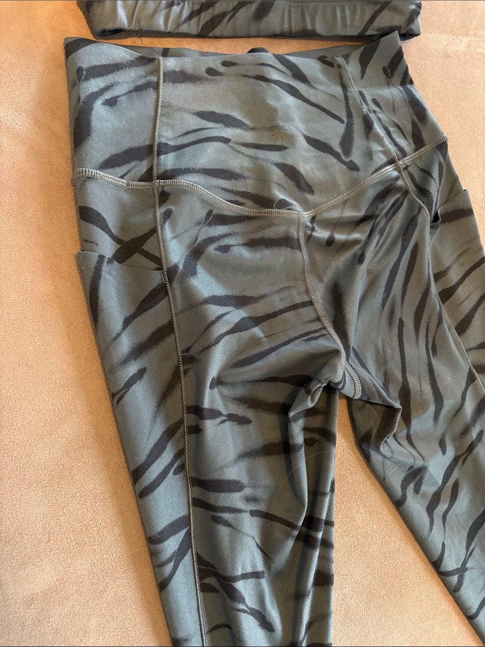 Athleta Olive Green and Black Printed Sports Bra - Picture 5 of 9